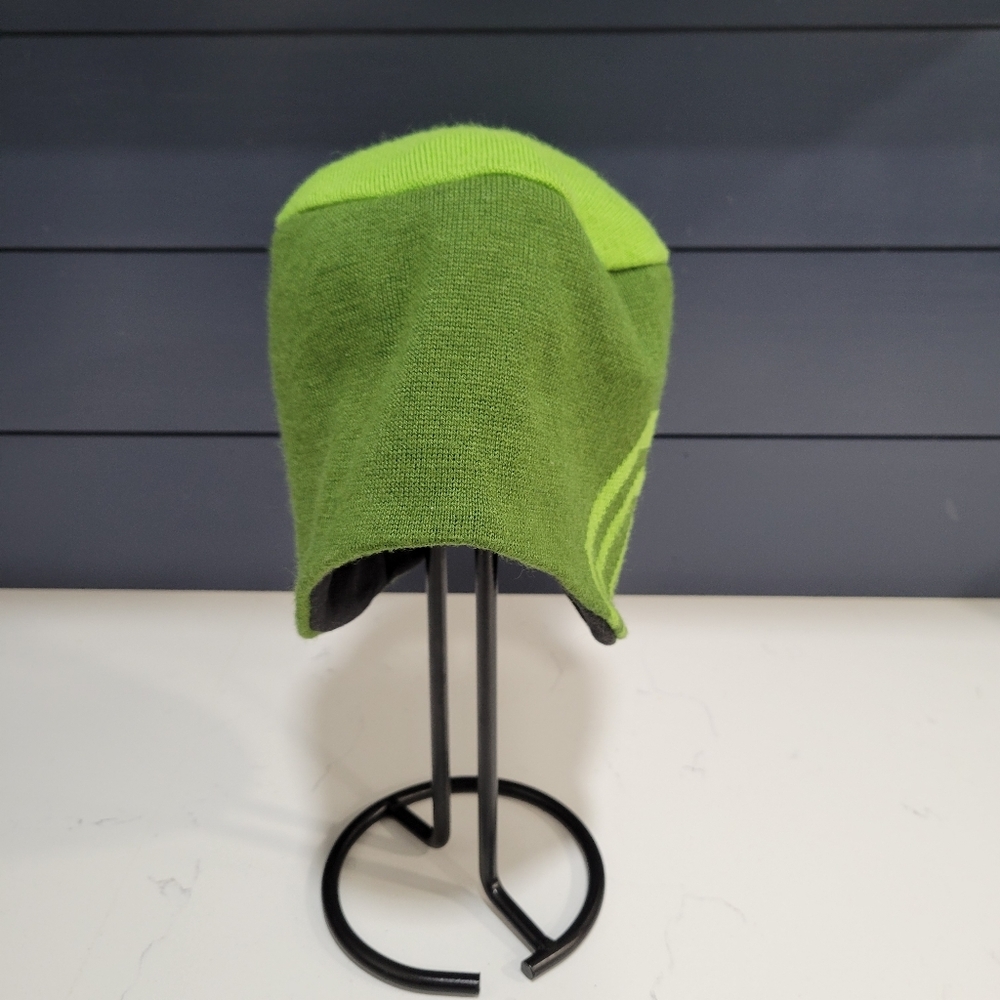 Mountain Hardwear winter Hat - Picture 2 of 9